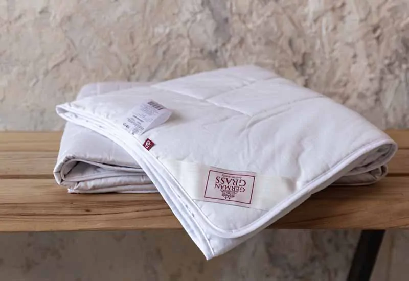 Одеяло льняное LINEN WASH GRASS сложено