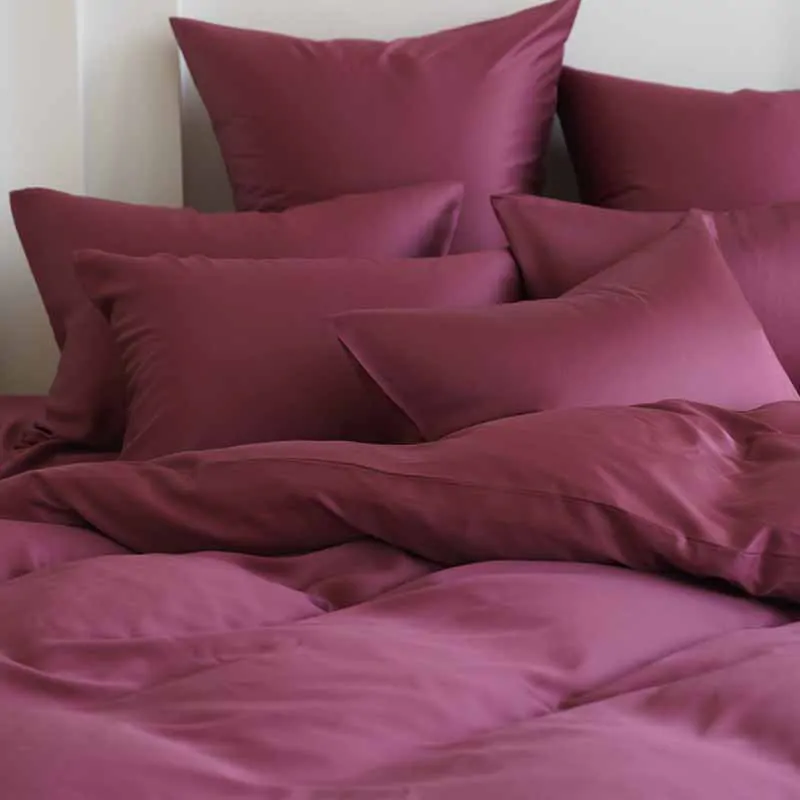 Постельное белье PURPLE BRILLIANT GRASS на кровати 2