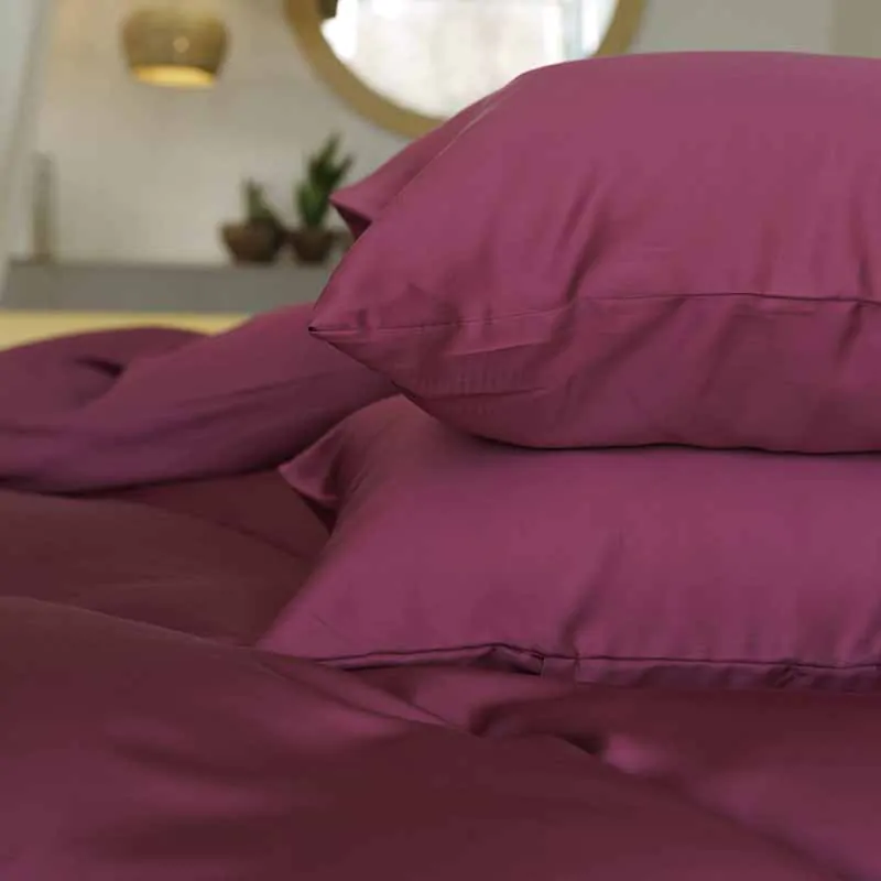 Постельное белье PURPLE BRILLIANT GRASS на кровати