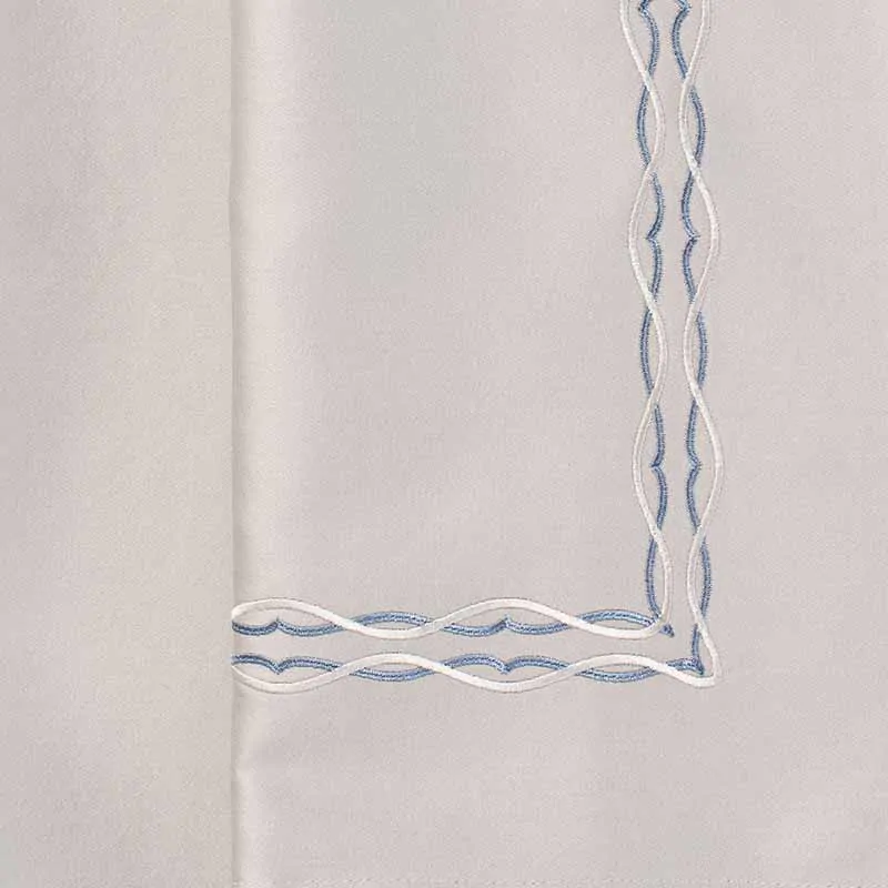 Постельное белье Claire Batiste Atelier "LOIRE 1" Square 600ТС вышивка 22