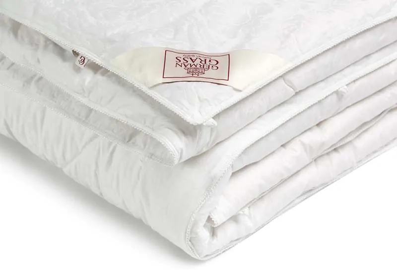 Одеяло шерстяное PRINCESS CASHMERE GRASS лежит угол